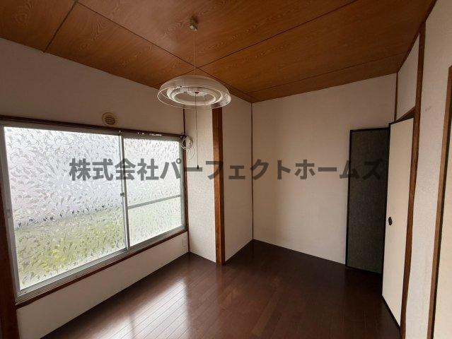高柳2丁目テラスハウス　賃貸の洋室|きれいな洋室です