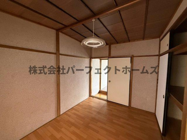 高柳2丁目テラスハウス　賃貸の洋室|コンパクトで使いやすい洋室です