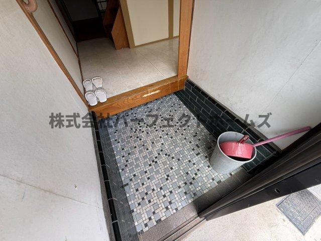 高柳2丁目テラスハウス　賃貸の玄関|明るい玄関です