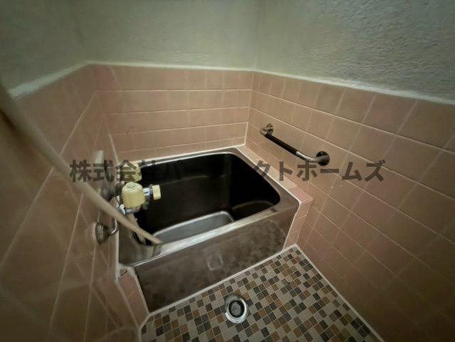 高柳2丁目テラスハウス　賃貸の浴室|落ち着いた空間のお風呂です