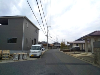 グレイドルガーデン西岐波　第9-1号棟の前面道路含む現地写真