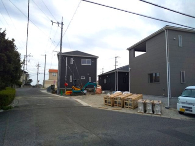 グレイドルガーデン西岐波　第9-1号棟の前面道路含む現地写真