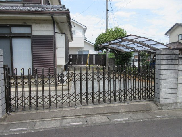 中古戸建　深谷市田中595-1（期間限定現況販売）の駐車場
