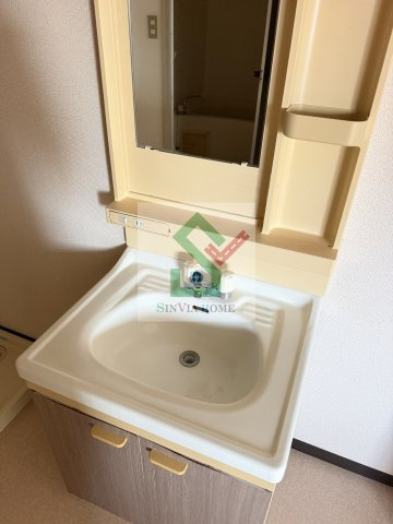 フラットヒルズの独立洗面台