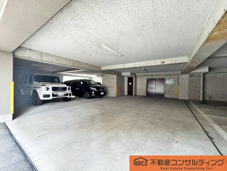 大成ラフォーレ本山の駐車場