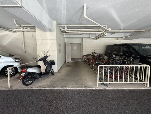 スカイハイツ新町／４Fの駐輪場