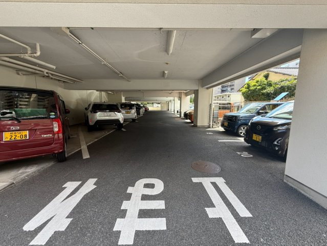 スカイハイツ新町／４Fの駐車場