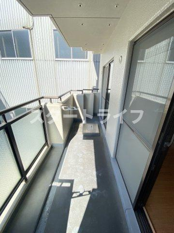 大阪市淀川区野中北２丁目の賃貸マンションのバルコニー