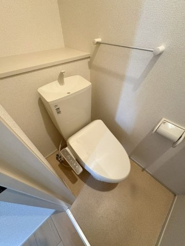 【トイレ】 | カーサ・リベルタ | 落ち着いたトイレです