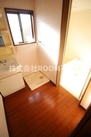 細木貸家の洗面所|コンパクトで使いやすい洗面所