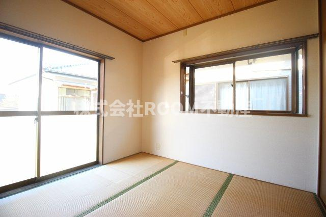 細木貸家の和室|落ち着いた雰囲気の和室付きです