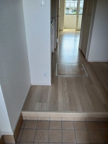 【玄関】 | オネスティ | 玄関です