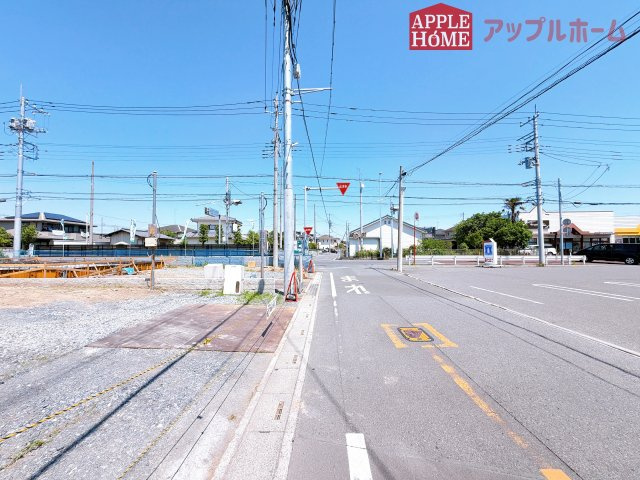 [新築住宅] 熊谷市柿沼 第2期 全3棟の前面道路含む現地写真