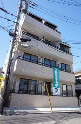 【外観】 | ウィンコーポ野方駅前 | 鉄筋コンクリート造のがっちりとした建物。