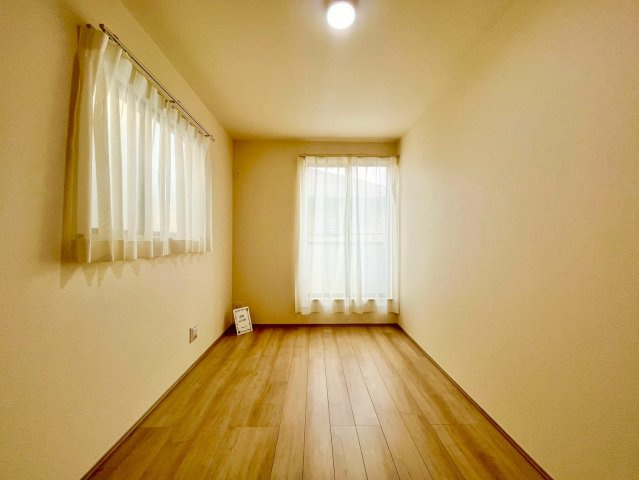 【仲介手数料無料】所沢市中新井3丁目―新築分譲住宅―限定2棟の洋室|全室2面採光、やさしい光と静けさが、自然な眠りへと導いてくれる、住まいの“癒しの核”です。
