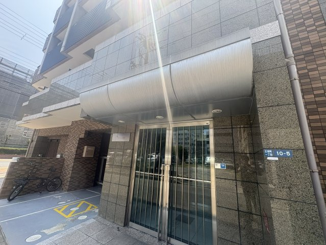 ストリーム江坂のエントランス