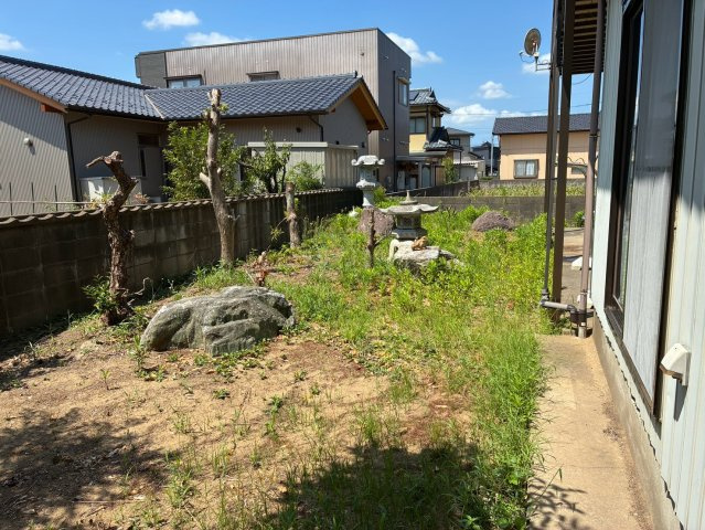 坂井市丸岡町城北1丁目　中古戸建の庭