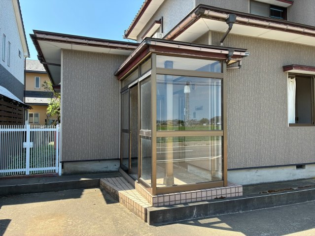 坂井市丸岡町城北1丁目　中古戸建の玄関