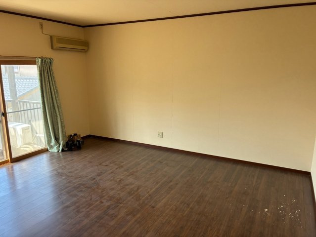 坂井市丸岡町城北1丁目　中古戸建の洋室