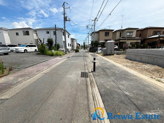 新築戸建　高座郡寒川町大曲3丁目の前面道路含む現地写真