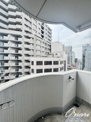 ルミエール八尾駅前のバルコニー