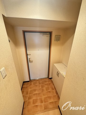 ルミエール八尾駅前の玄関