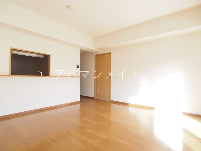 【居間・リビング】 | ヒルシュガッセ | 戸塚周辺ならアパマンメイトへＬｅｔｓ Ｇｏ ！