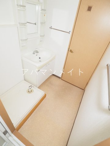 【設備】 | ヒルシュガッセ | 室内洗濯機置場です！