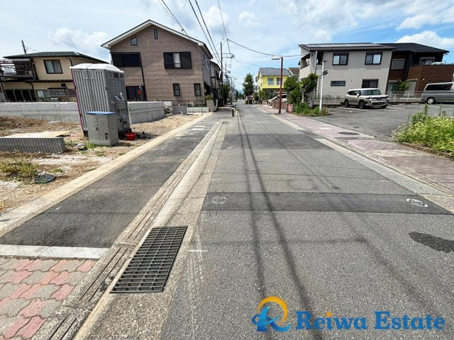 新築戸建　高座郡寒川町大曲3丁目の前面道路含む現地写真