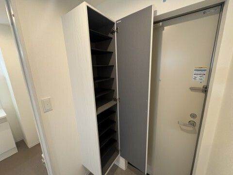 ジーメゾン浦和桜の玄関