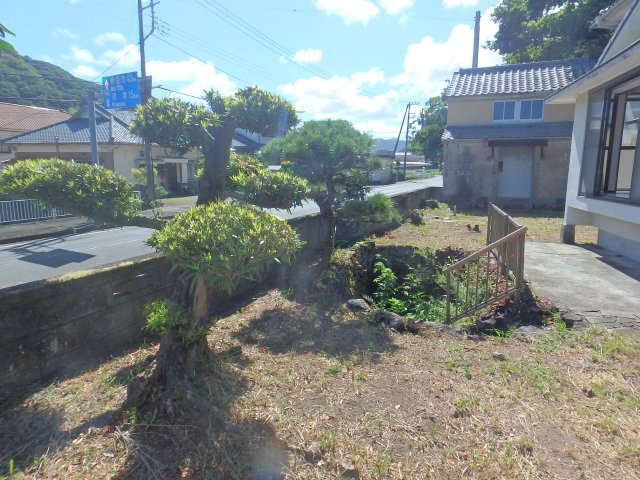 S1771H　箕作大型中古住宅の庭|池もあります