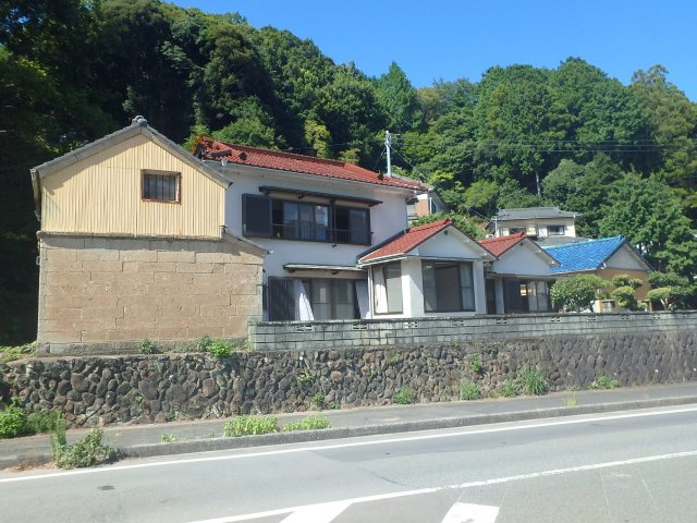 S1771H　箕作大型中古住宅の外観|落ち着いた雰囲気の外観です