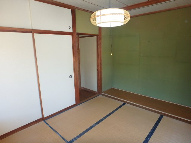 S1771H　箕作大型中古住宅の和室|日本らしい落ち着いた雰囲気の和室です