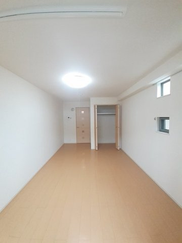 【内装】 | パセーオ | 明るい室内です