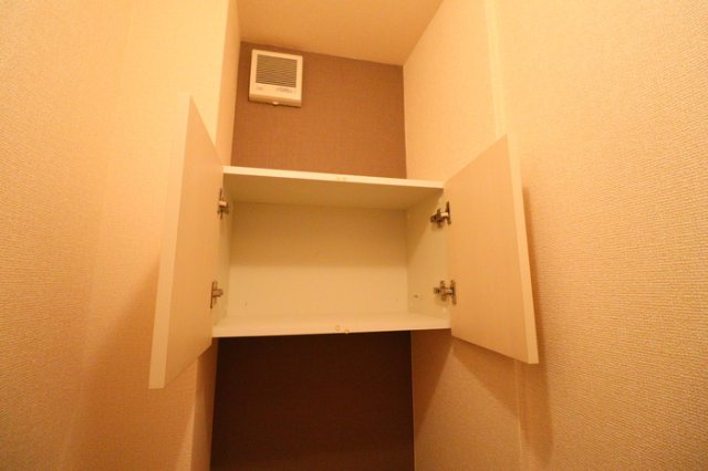 ラシュレ上丸子のトイレ|トイレ収納
