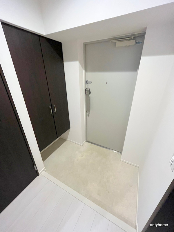 エルバ　仲介手数料無料の玄関