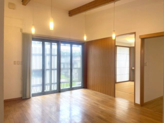 大津市和邇春日3丁目中古戸建の居間・リビング