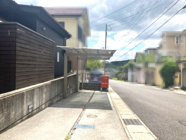 大津市和邇春日3丁目中古戸建の前面道路含む現地写真