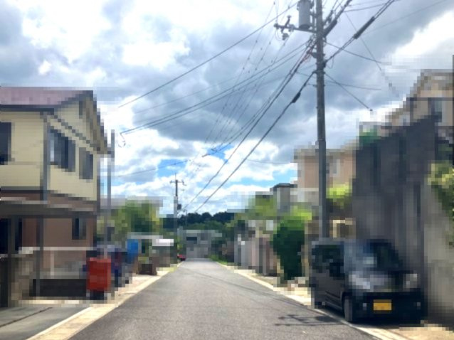 大津市和邇春日3丁目中古戸建の前面道路含む現地写真