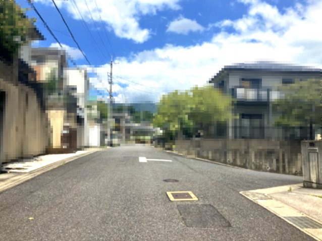 大津市和邇春日3丁目中古戸建の前面道路含む現地写真