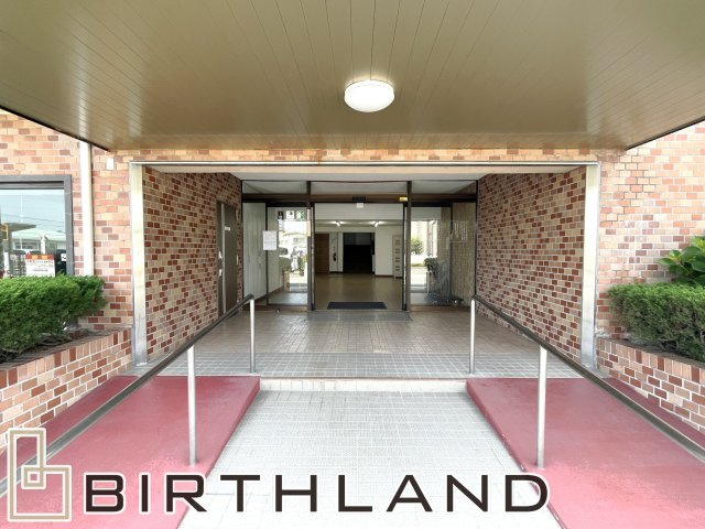 中古マンション　コーポ麓山マンションのエントランス