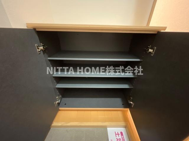 ラ・メゾンAOYAMAの収納|たっぷり収納できるシューズボックス◎