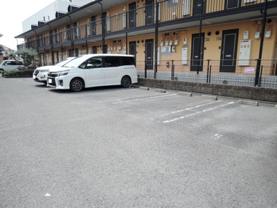 【駐車場】 | ロイヤルコート