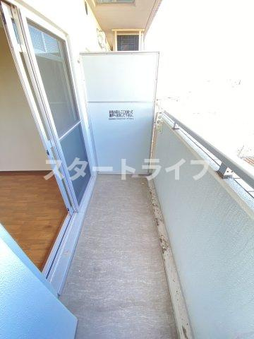 大阪市淀川区宮原１丁目の賃貸マンションのバルコニー