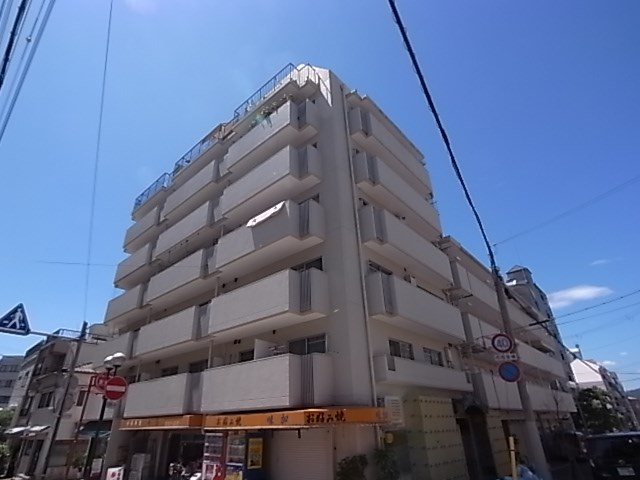 ジュエリー山手の外観
