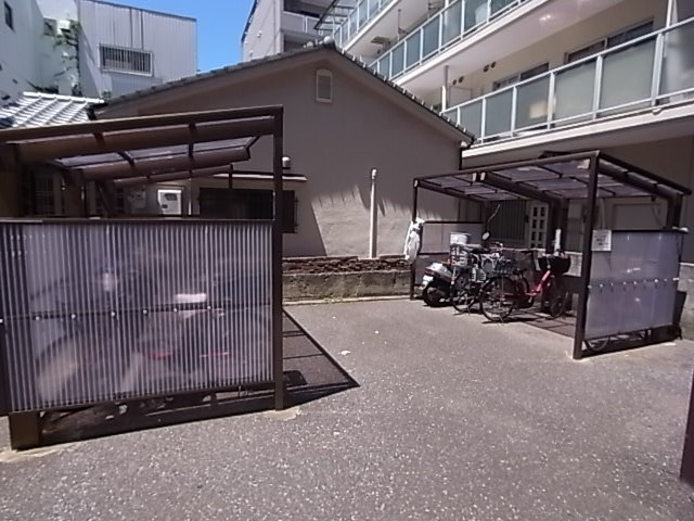 ジュエリー山手の外観