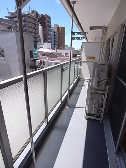 ジュエリー山手のバルコニー