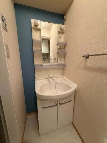 セジュール西代Ⅰ　A棟の洗面所