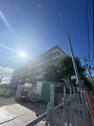 落合農住団地E棟の外観