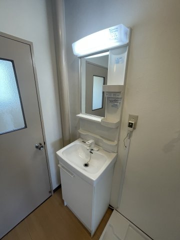 落合農住団地E棟の洗面所
